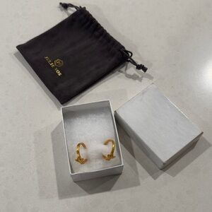 Julie Vos Bee hoop earrings